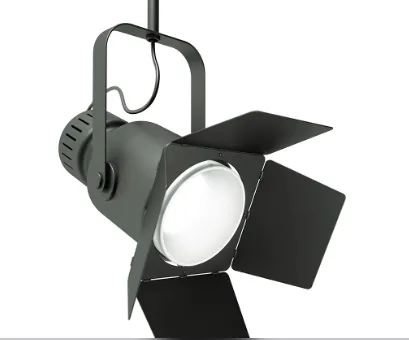 Projecteur d'éclairage professionnel allumé en studio